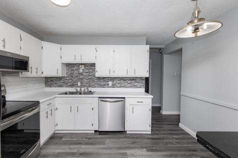 702 Oak Street N Fargo ND 58102