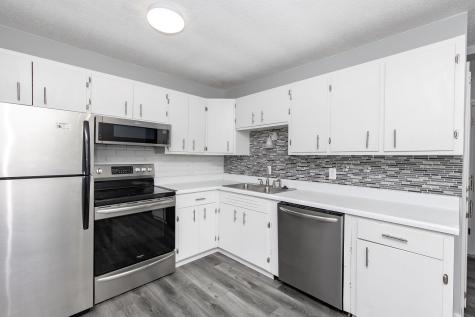 702 Oak Street N Fargo ND 58102