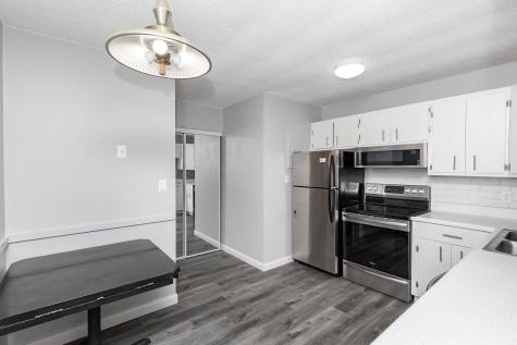702 Oak Street N Fargo ND 58102