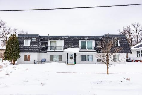 702 Oak Street N Fargo ND 58102