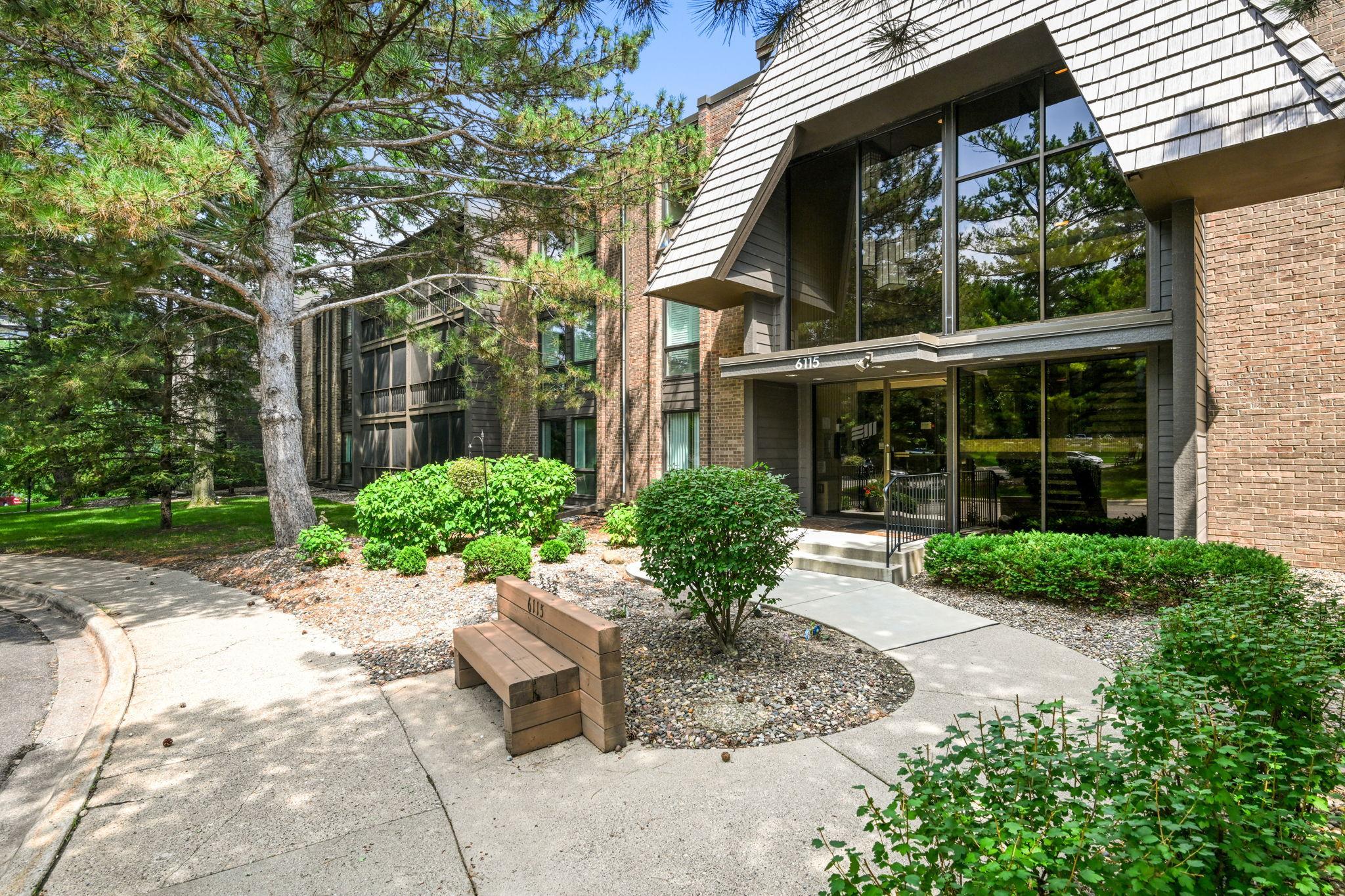 6115 Lincoln Drive Edina MN 55436