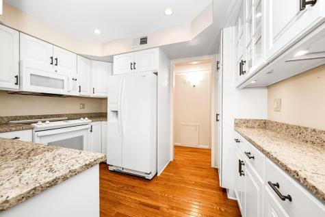 6115 Lincoln Drive Edina MN 55436
