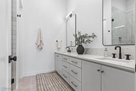 505 Oak Street N Fargo ND 58102