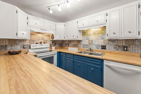 520 6th Avenue W West Fargo ND 58078