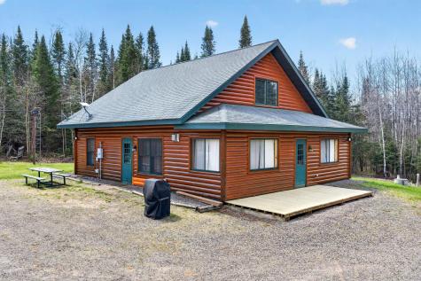 8225 N Blaisdell Lake Winter WI 54896