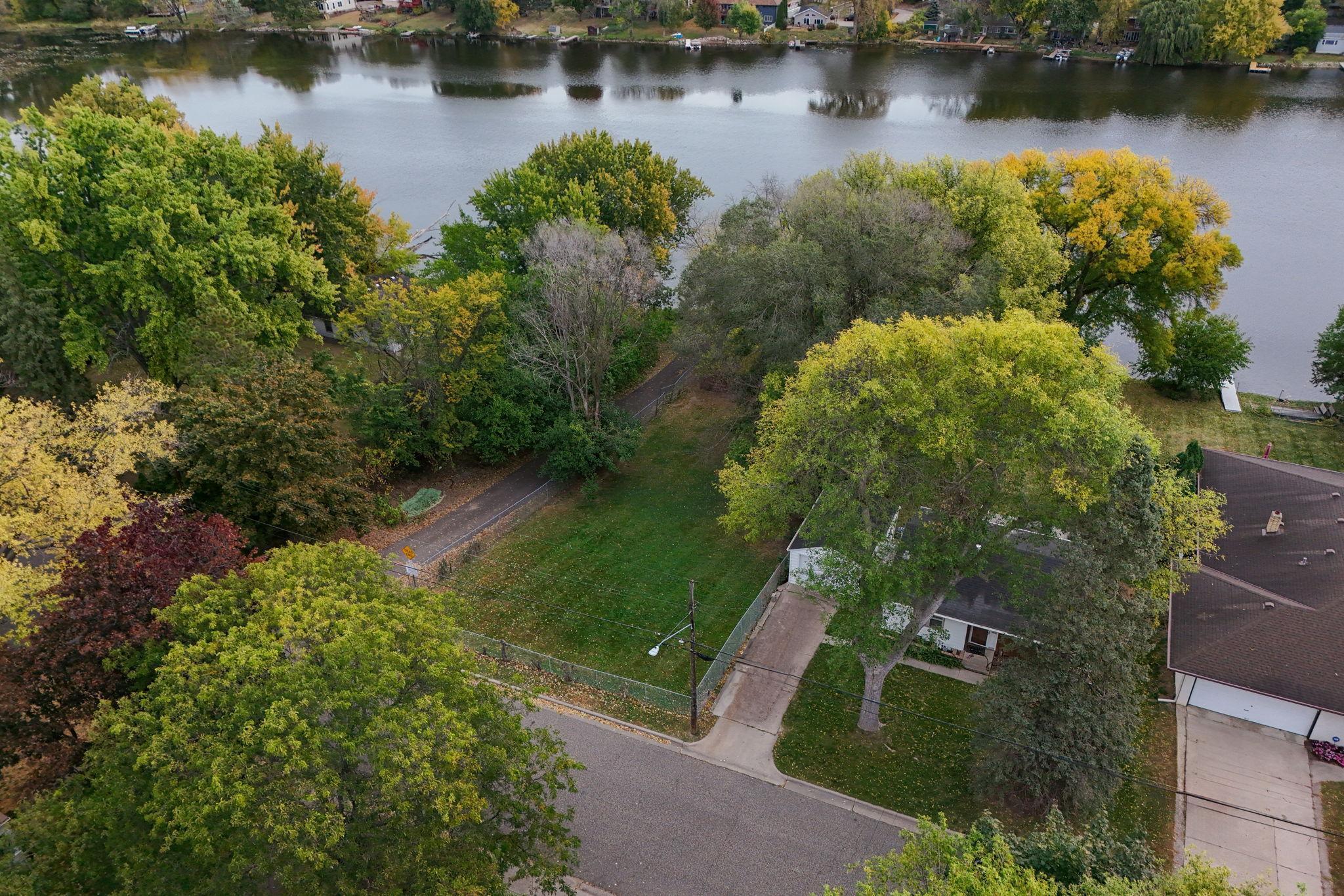 509 Gentry Avenue N Oakdale MN 55128
