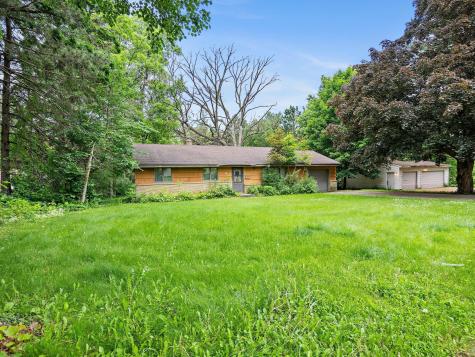 935 Kennard Street Saint Paul MN 55106