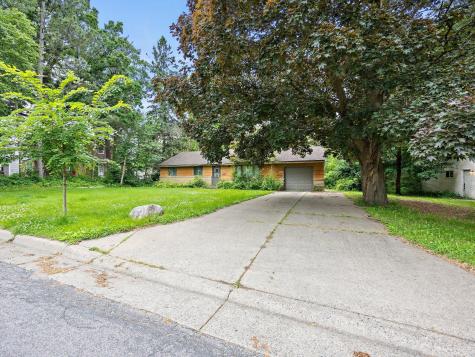 935 Kennard Street Saint Paul MN 55106