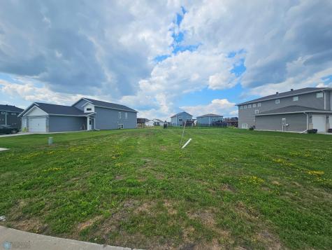 4878 Hampton Circle S Moorhead MN 56560