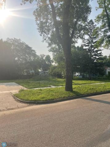 308 13th Street S Moorhead MN 56560