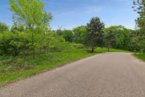 10 Sunny Side Lane Sunfish Lake MN 55118