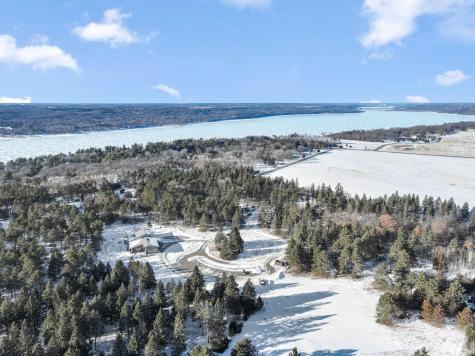 256 Salishan Drive Hudson WI 54016
