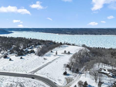 256 Salishan Drive Hudson WI 54016