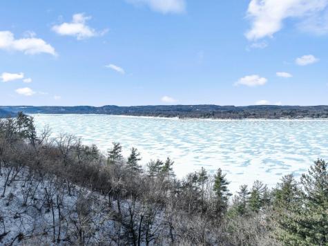 256 Salishan Drive Hudson WI 54016