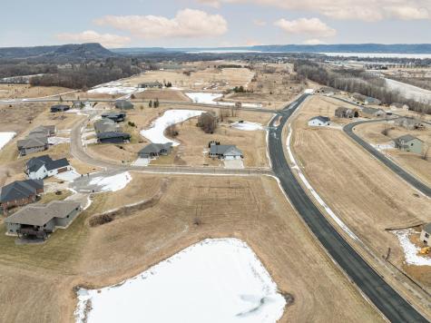 149 W Emerald Lake Lake City MN 55041