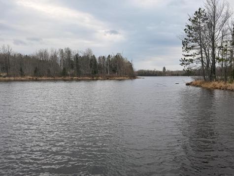 6175 Peninsula Road Makinen MN 55763