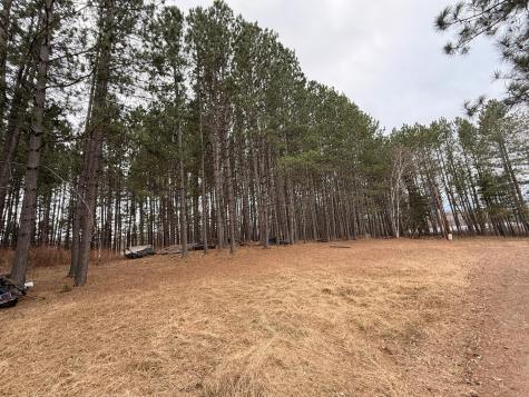 6175 Peninsula Road Makinen MN 55763