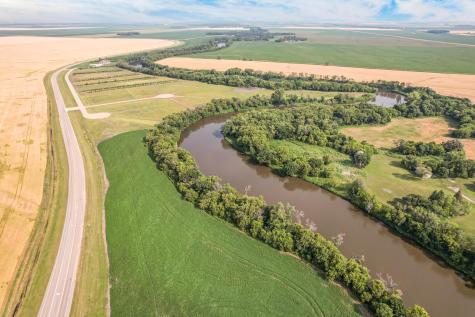 7176 180th Avenue SE Wahpeton ND 58075