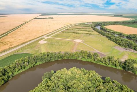 7176 180th Avenue SE Wahpeton ND 58075