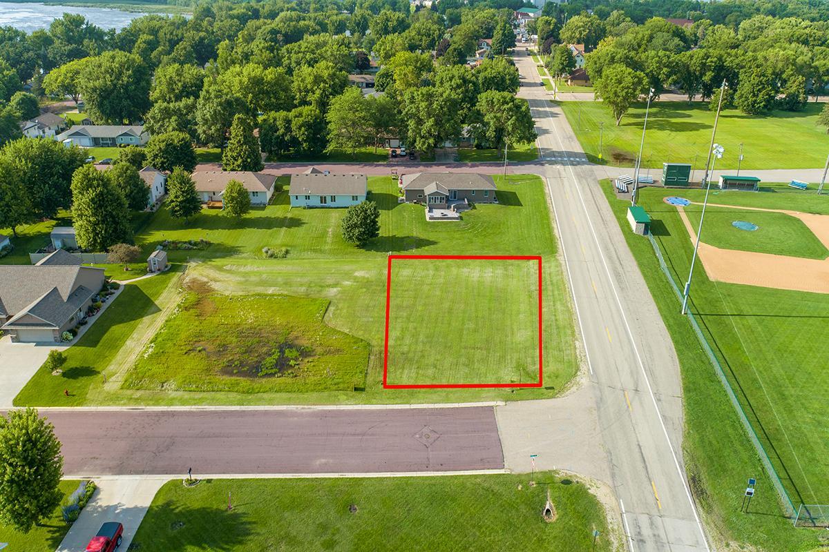 17 Marples Avenue Minnesota Lake MN 56068