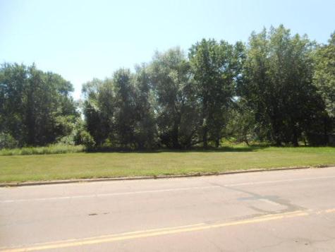 6TH Crn 17th St/6th Avenue Windom MN 56101