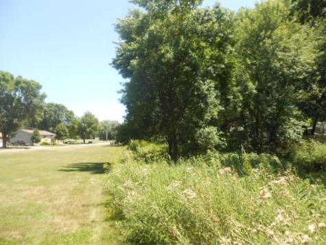6TH Crn 17th St/6th Avenue Windom MN 56101
