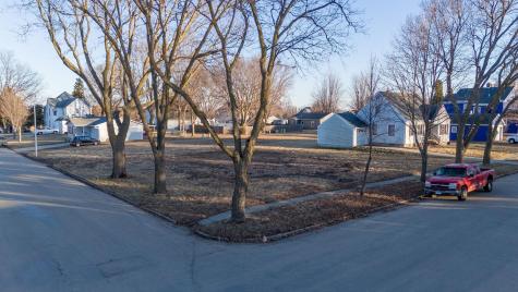 518 NE Park Street Luverne MN 56156