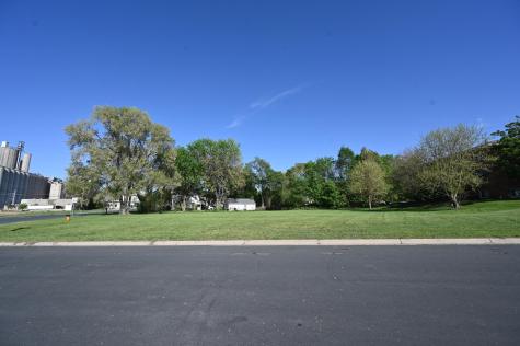 Xxx W 3rd Avenue Shakopee MN 55379