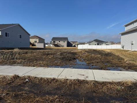 3527 18TH Street S Moorhead MN 56560