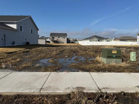 3527 18TH Street S Moorhead MN 56560
