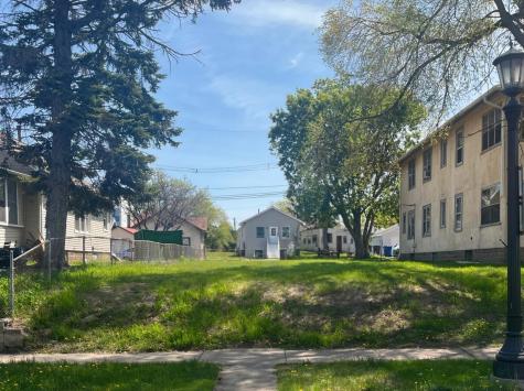 390 Fry Street Saint Paul MN 55104