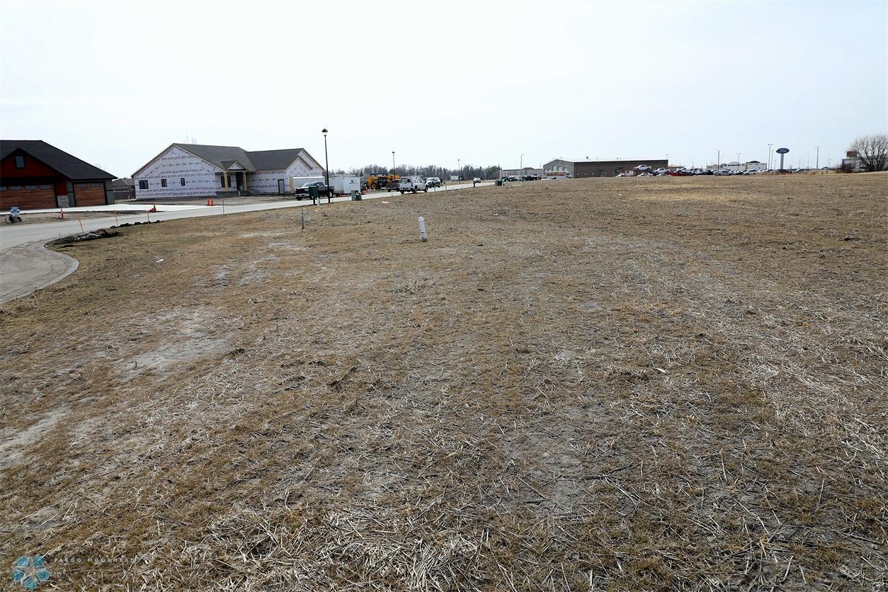 1848 Magnolia Court Wahpeton ND 58075