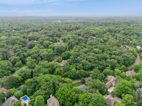 4893 Woodhurst Lane Minnetonka MN 55345