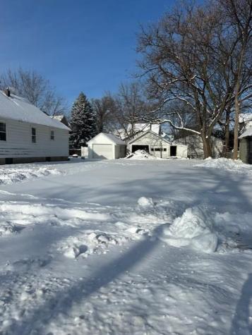 402 6th Place NW Austin MN 55912
