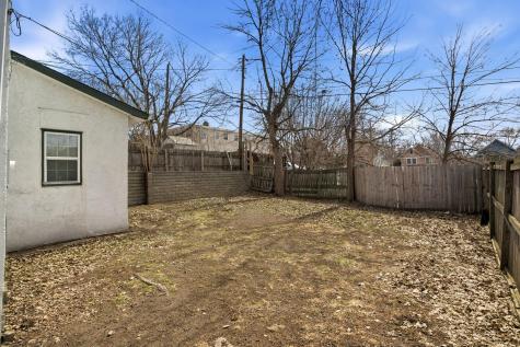 692 4th Street E Saint Paul MN 55106