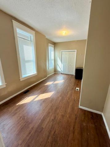 687 Aurora Avenue Saint Paul MN 55104