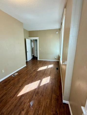 687 Aurora Avenue Saint Paul MN 55104