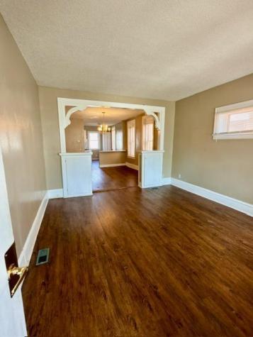 687 Aurora Avenue Saint Paul MN 55104
