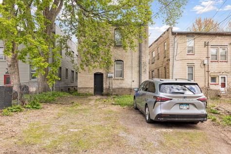 724 Hague Avenue Saint Paul MN 55104