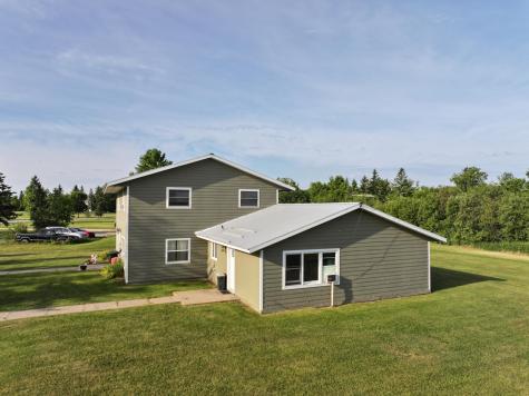 37597 Lakeview Drive Warroad MN 56763