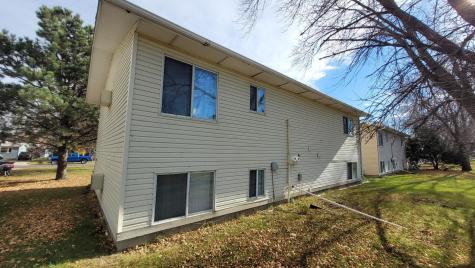 910-912 32nd Street N Fargo ND 58102