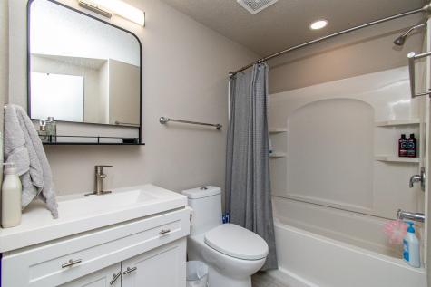 120 University Drive S Fargo ND 58103