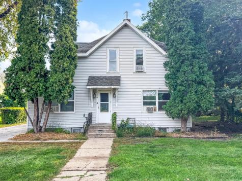 424 4th Street S Moorhead MN 56560