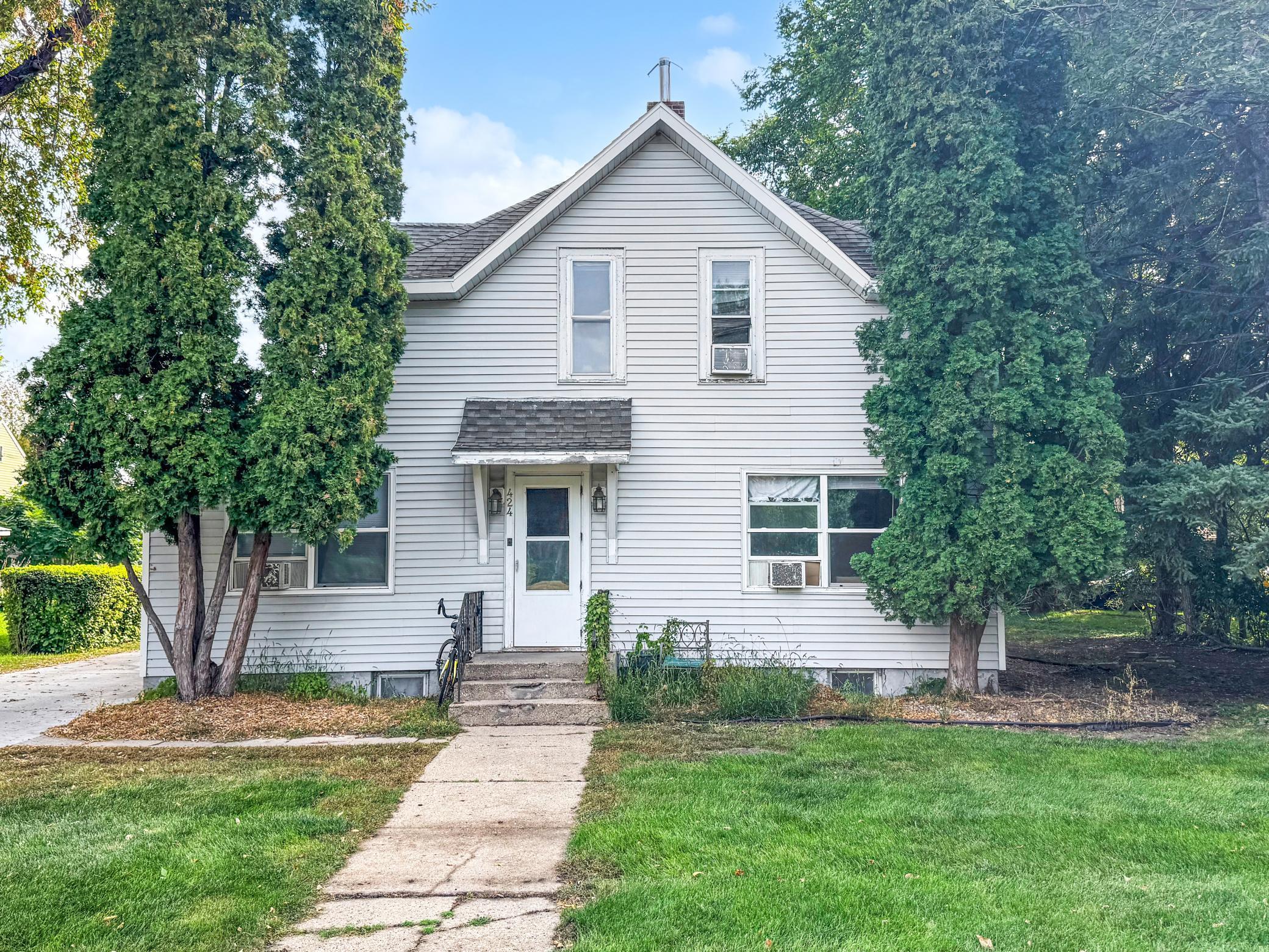 424 4th Street S Moorhead MN 56560