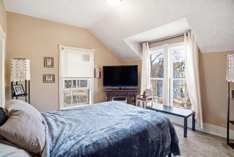 682 4th Street E Saint Paul MN 55106