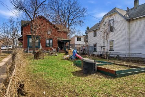 682 4th Street E Saint Paul MN 55106