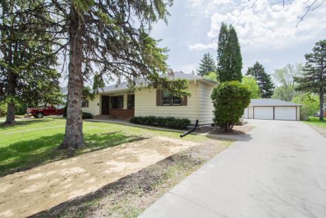 1409-1411 9th Avenue S Moorhead MN 56560
