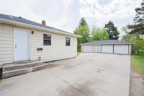 1409-1411 9th Avenue S Moorhead MN 56560