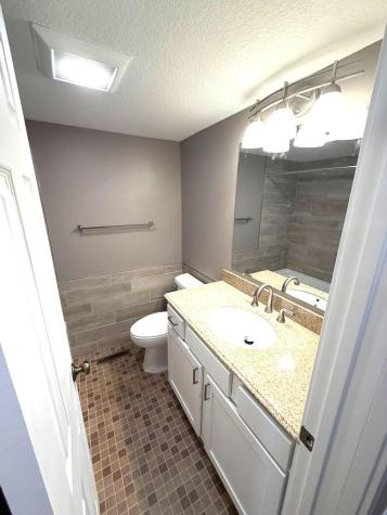 892 4th Street E Saint Paul MN 55106