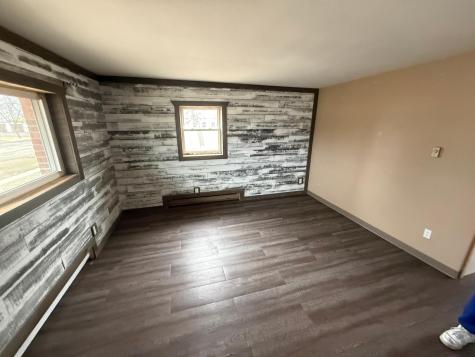 418 2nd Ave SW Hillsboro ND 58045